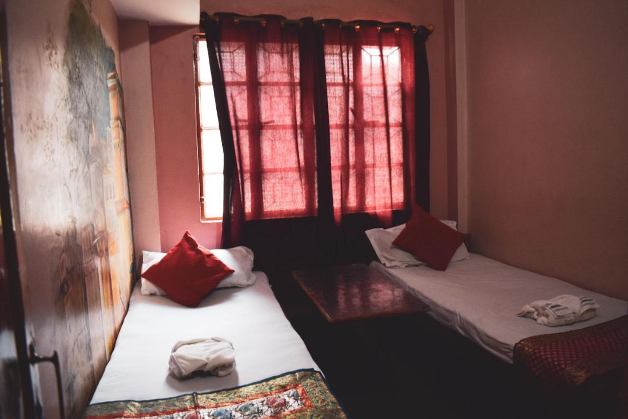Family Guest House فاراناسي المظهر الخارجي الصورة