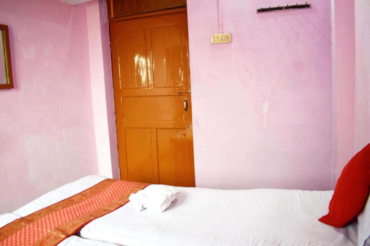 Family Guest House فاراناسي المظهر الخارجي الصورة